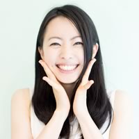 矯正治療を受けた女性の笑顔